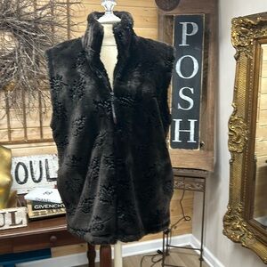 Canadian plush textured vest